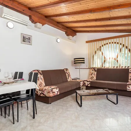 Ferienhaus Awesome In *