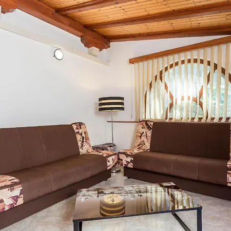 Ferienhaus Awesome In *